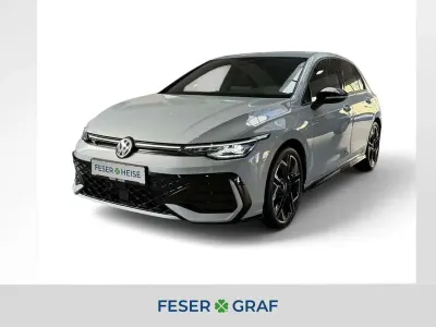 Neu VW Golf VIII R 150 PS (110 kW) 2026 Crystal ice blue metallic Limousine