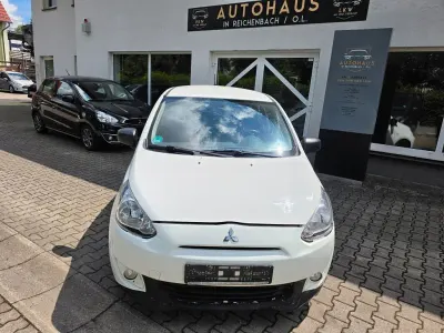 Gebraucht Mitsubishi Space Star Classic Collection 71 PS (52 kW) 2014 Weiß Van / Kleinbus