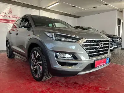 Gebraucht Hyundai Tucson 136 PS (100 kW) 2020 Olivine grey / mic SUV
