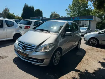 Gebraucht Mercedes A160 95 PS (69 kW) 2012 Grau  metalliclack Kleinwagen