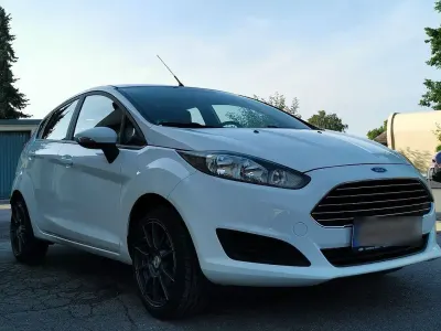 Gebraucht Ford Fiesta Trend 82 PS (60 kW) 2014 Weiß Kleinwagen