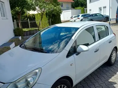 Gebraucht Opel Corsa Selection 86 PS (63 kW) 2010 Weiß Kleinwagen