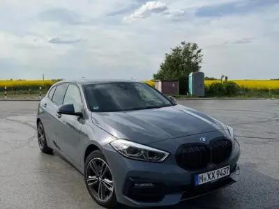 Gebraucht BMW 118 Advantage 140 PS (102 kW) 2019 Grau Limousine