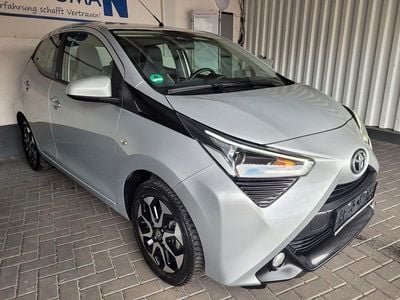 Usata Toyota Aygo X-play 72 CV (52 kW) 2021 Argento Utilitaria
