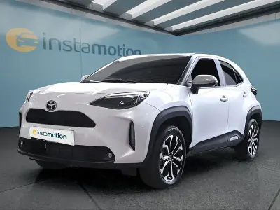 Neu Toyota Yaris Cross 131 PS (96 kW) 2025 Weiß SUV