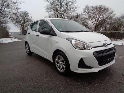 Gebraucht Hyundai i10 67 PS (49 kW) 2017 Weiß Kleinwagen
