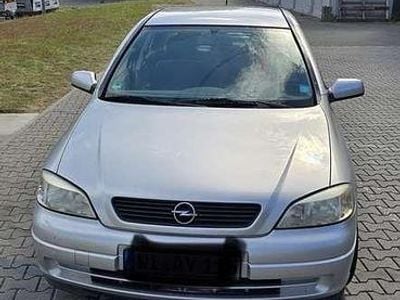 Grau Gebraucht 2000 Opel Astra Classic Edition Limousine | 1.800 €