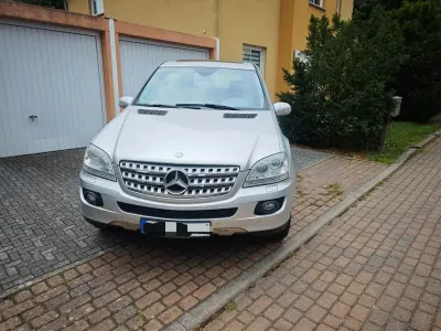 Gebraucht Mercedes ML320 224 PS (164 kW) 2005 Silber SUV