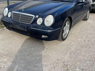 Mercedes E220