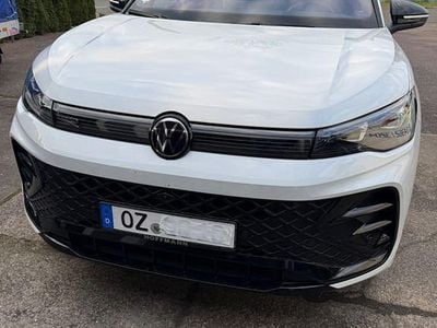 Gebraucht VW Tiguan R-line 193 PS (141 kW) 2024 Silber SUV