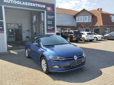 Gebraucht VW Polo Highline 116 PS (85 kW) 2018 Reef blue metallic Kleinwagen