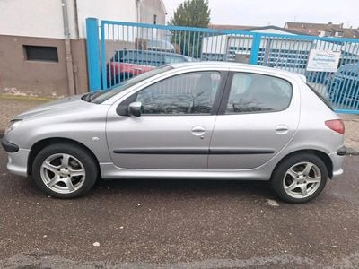 Silber Gebraucht 2006 Peugeot 206 Kleinwagen | 2.400 € (Fairer Preis)