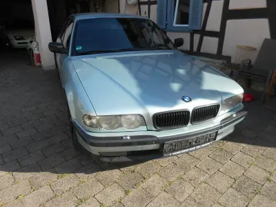 Gebraucht BMW 740L Sport Line 286 PS (210 kW) 1999 Grün Limousine