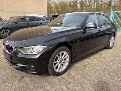 Gebraucht BMW 320 Sport Line 184 PS (135 kW) 2012 Saphirschwarz Limousine