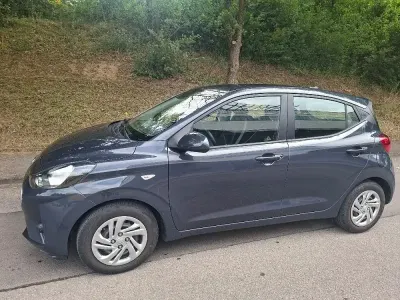 Gebraucht Hyundai i10 Select 67 PS (49 kW) 2022 Grau Kleinwagen