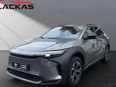 Gebraucht Toyota bZ4X Basis 150 kW (204 PS) 2023 Silber SUV