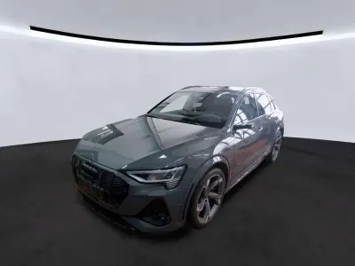 Usata Audi e-tron Ambiente 369 kW (503 CV) 2022 Grigio SUV