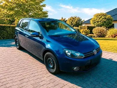 Gebraucht VW Golf VI 105 PS (77 kW) 2011 Blau Kleinwagen