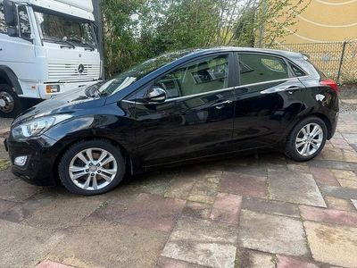 Usata Hyundai i30 Trend 110 CV (80 kW) 2015 Nero Berlina