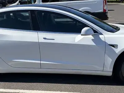 Usata Tesla Model 3 RWD 239 kW (325 CV) 2020 Bianco Berlina
