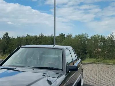 Gebraucht Mercedes 190 132 PS (97 kW) 1989 Schwarz Limousine
