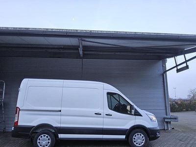 Second-hand Ford Transit Trend 131 CP (96 kW) 2022 Alb Berlinǎ