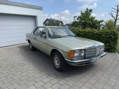 Używany Mercedes 230 136 KM (100 kW) 1983 Beżowy Coupe