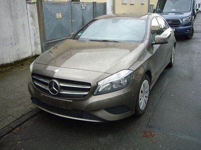 Gebraucht Mercedes A180 122 PS (89 kW) 2014 Beige Limousine