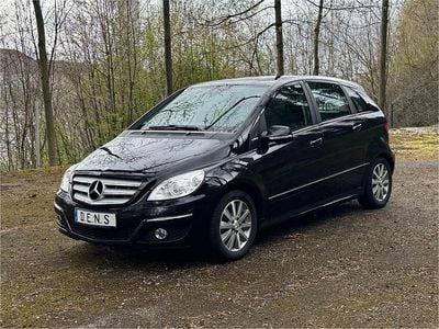 Usata Mercedes B180 115 CV (84 kW) 2009 Nero Monovolume