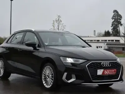 Gebraucht Audi A3 Ambiente 110 PS (80 kW) 2022 Mythosschwarz metallic Limousine