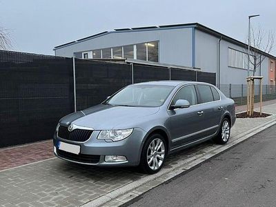 Grau Gebraucht 2009 Skoda Superb Limousine | 7.999 € (Etwas zu teuer)