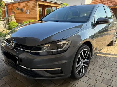 Gebraucht VW Golf VII Comfortline 125 PS (91 kW) 2018 Grau Limousine