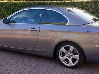 Gebraucht BMW 325 218 PS (160 kW) 2009 Grau Cabrio