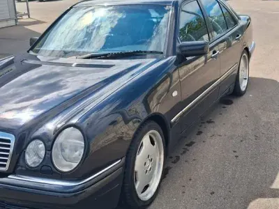 Gebraucht Mercedes E55 AMG AMG 354 PS (260 kW) 1998 Schwarz Limousine