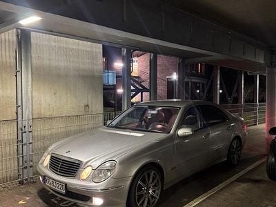 Gebraucht Mercedes E220 150 PS (110 kW) 2005 Silber Limousine