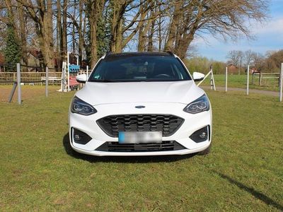 Second-hand Ford Focus ST-Line X 150 CP (110 kW) 2021 Alb Break