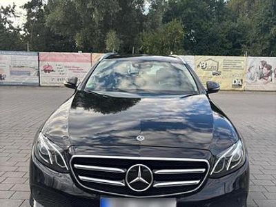 Gebraucht Mercedes E220 194 PS (142 kW) 2019 Schwarz Kombi