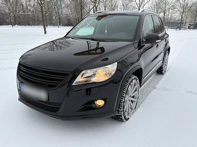 Schwarz Gebraucht 2009 VW Tiguan R-line SUV | 9.699 € (Etwas zu teuer)