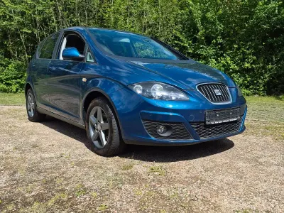 Gebraucht Seat Altea 105 PS (77 kW) 2014 Blau Limousine