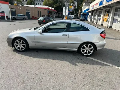 Gebraucht Mercedes C200 163 PS (119 kW) 2004 Silber Coupé