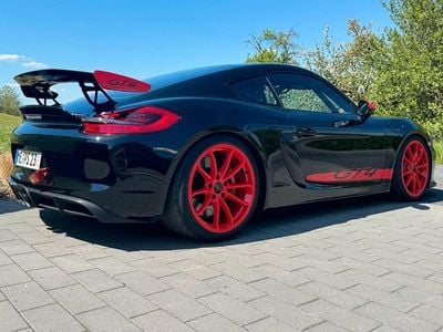 Porsche Cayman GT4