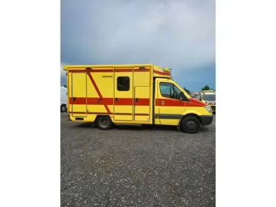 Gebraucht Mercedes Sprinter 163 PS (119 kW) 2011 Schwefelgelb Van