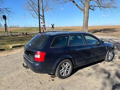 Gebraucht Audi A4 131 PS (96 kW) 2004 Blau Kombi
