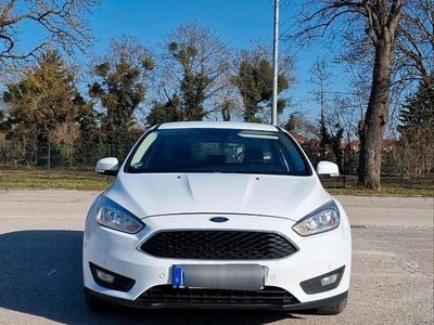 Gebraucht Ford Focus 125 PS (91 kW) 2016 Weiß Kombi