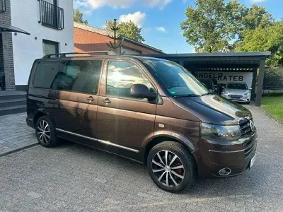 Gebraucht VW Multivan Highline 179 PS (131 kW) 2010 Braun Van / Kleinbus