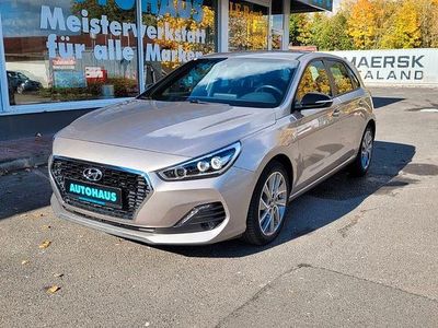 Gebraucht Hyundai i30 Passion Plus 140 PS (102 kW) 2019 White sand Limousine