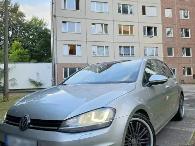 Gebraucht VW Golf VII Comfortline 105 PS (77 kW) 2013 Silber Limousine