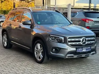 Gebraucht Mercedes GLB200 163 PS (119 kW) 2020 Grau SUV