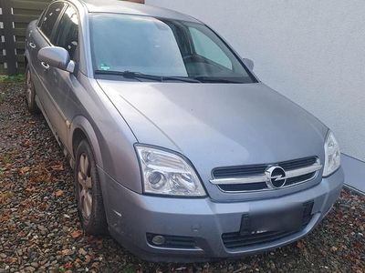 Grau Gebraucht 2006 Opel Vectra Limousine | 800 €