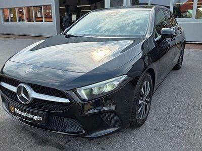 Gebraucht Mercedes A180 116 PS (85 kW) 2021 Schwarz Limousine